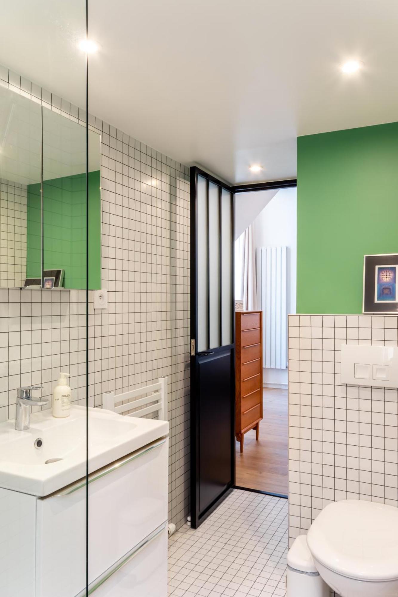 Spacious On The Champs-elysees Apartment Paris